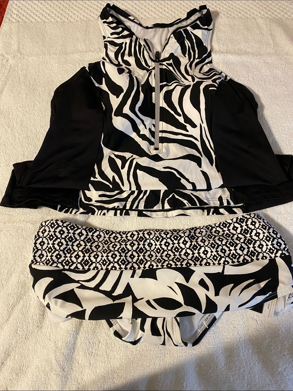 24th & Ocean Black and White Patterned Tankini Swim Set